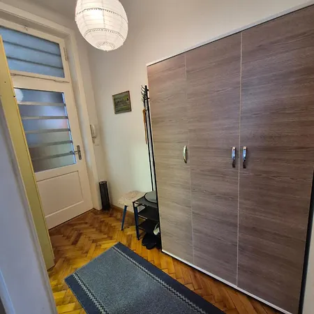 Tulip Apartment *